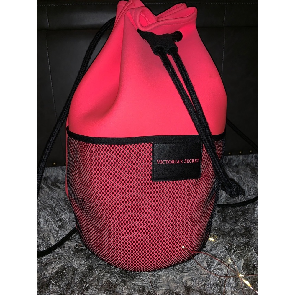 Bright pink book bag✨
